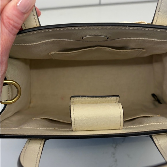 Gucci GG Bow Ivory Leather Small Tote Crossbody Bag Double G Ribbon Entrupy Auth - Picture 4 of 15